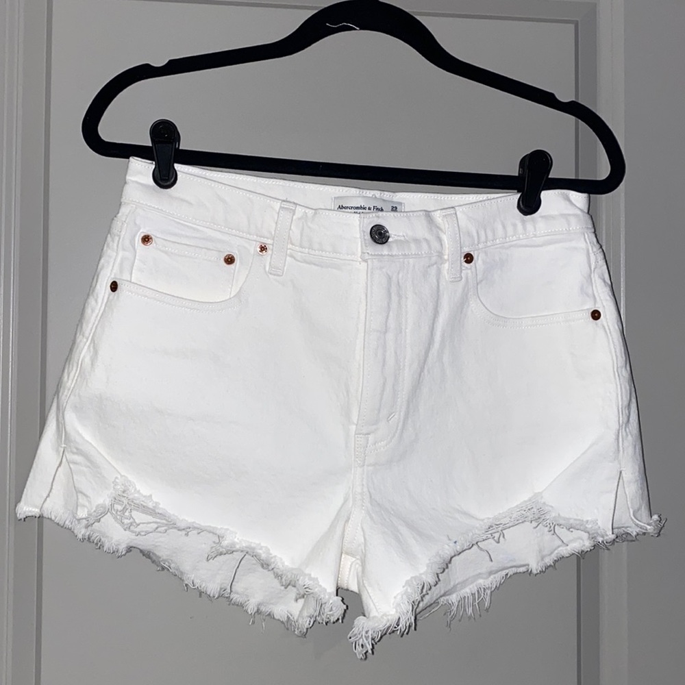 NWOT A&F mid ride shorts Size 8